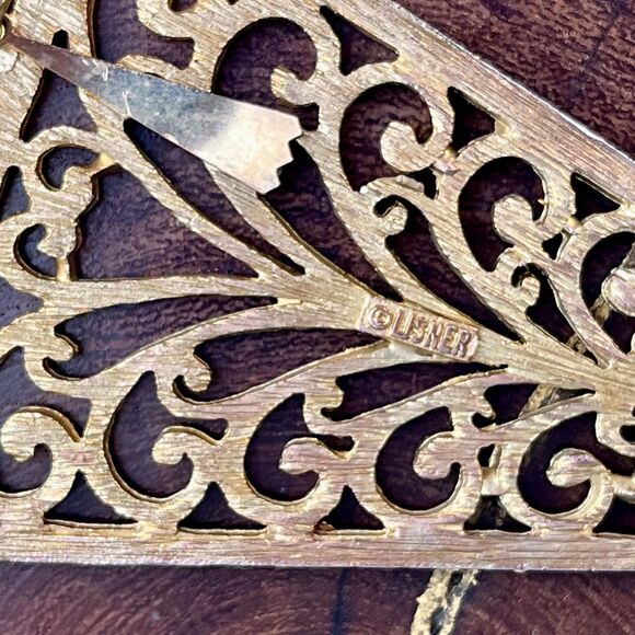 Lisner Pendant Necklace in Gold Tone Metal Mid Century Statement Jewelry Signed - Picture 3 of 16